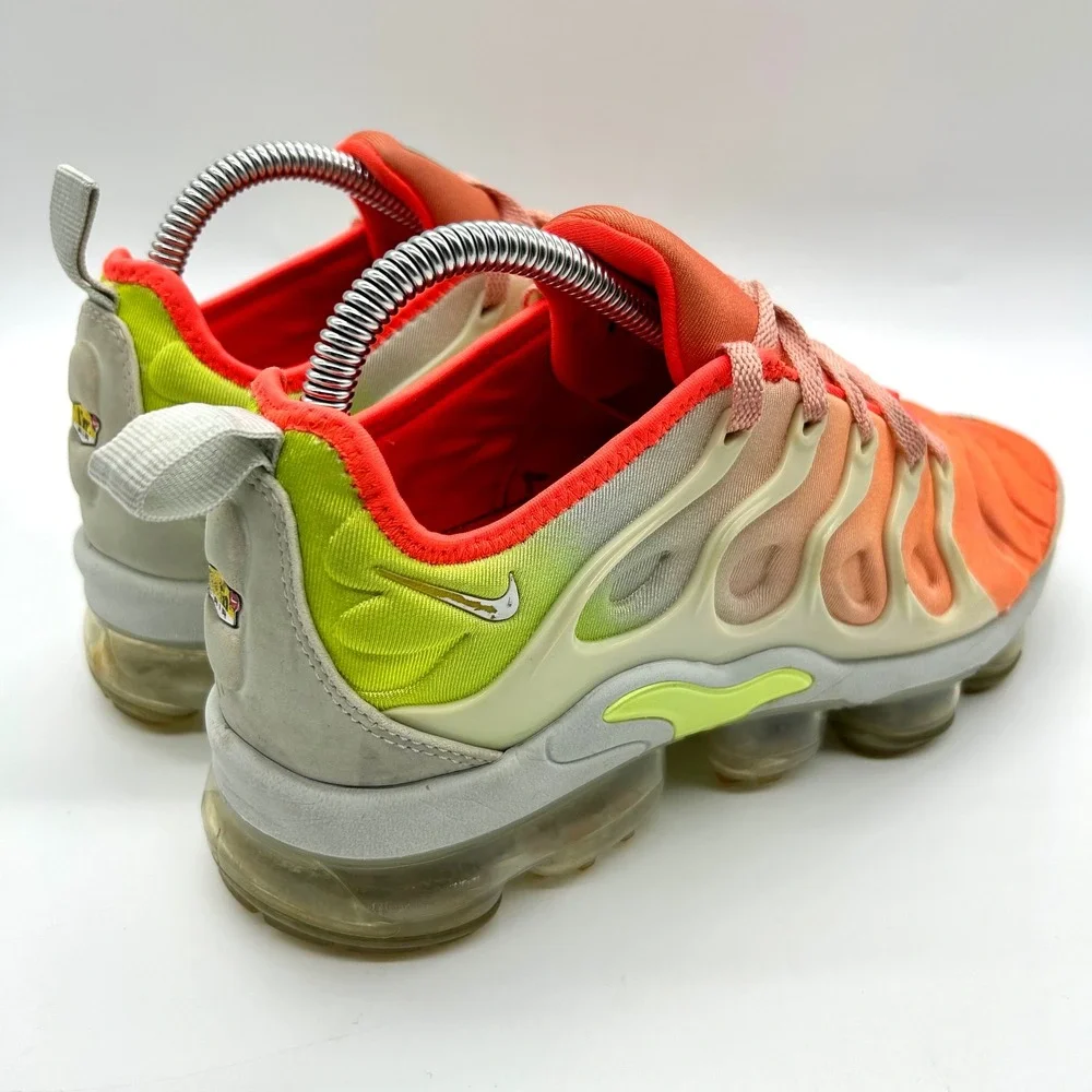 Nike Air VaporMax Plus Running Shoes Orange Neon Women US 7.5‎ AO4550-003